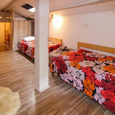 3 Bedroom Awesome In Feriehus Chabrillan